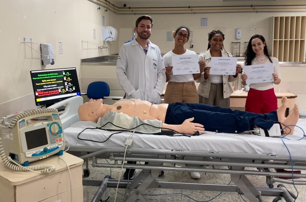 86ª Turma Do Curso de Suporte Avançado à Vida em Emergências no Hospital Souza Aguiar